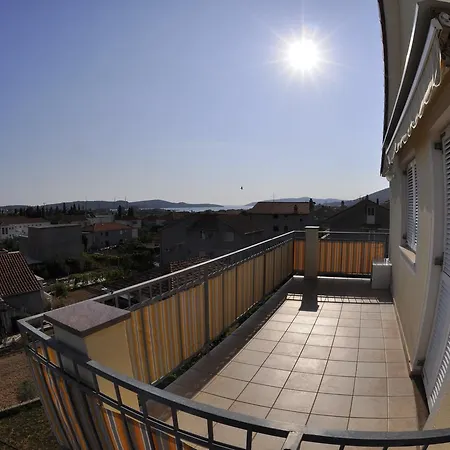Апартаменты Apartments Trogir